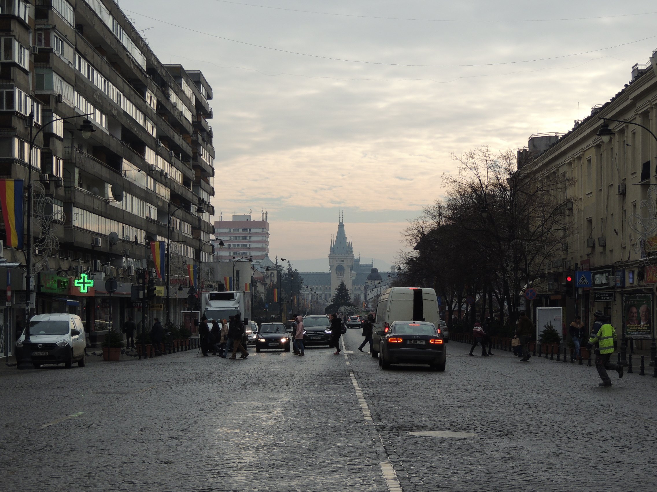 S-a închis traficul auto pe încă un tronson din bd. Ștefan cel Mare. Ce manifestări anunță Primăria pentru 1 Decembrie