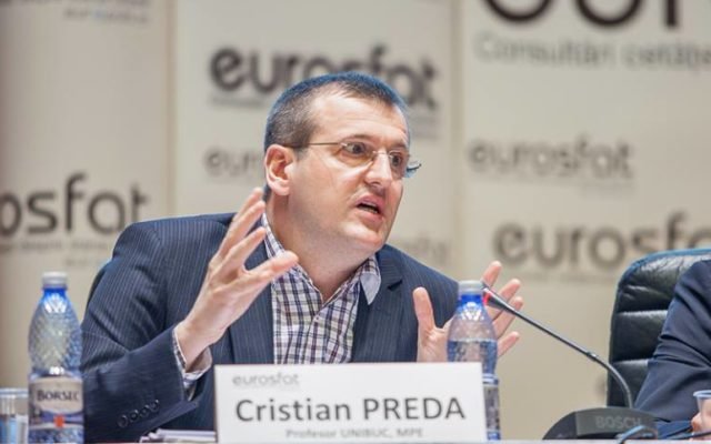 Profesorul Cristian Preda, agresat la metrou de o „suveranistă”: „Satana! Apare la televizor să ne manipuleze”