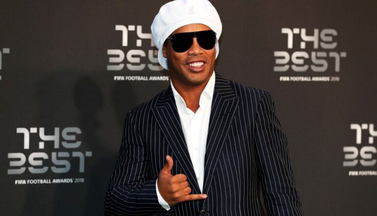 250 de lei pentru a-l vedea pe Ronaldinho driblând în Copou. „Și dacă face clătite, cred că umple stadionul”