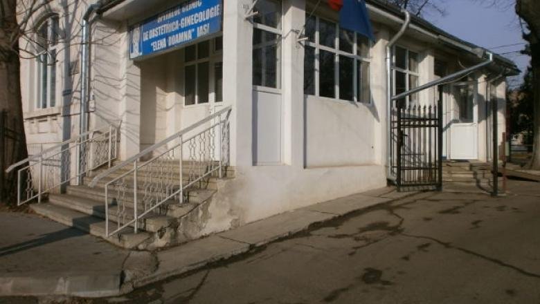 (UPDATE) Protest după ce o gravidă infectată cu coronavirus a fost dusă la Elena Doamna să nască