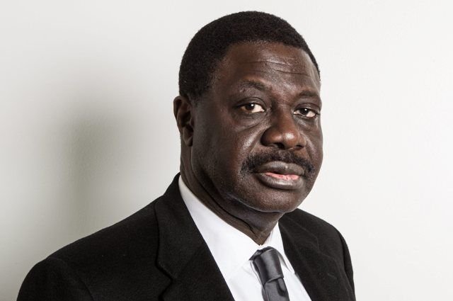  Fostul fotbalist Pape Diouf, diagnosticat cu coronavirus, a decedat la 68 de ani