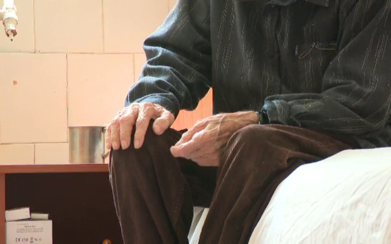 Pensionarii cu probleme de sănătate pot primi în plus 2.025 lei lunar. Ce categorie are dreptul la acești bani