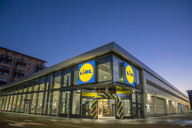 Ieșenii care-și fac cumpărăturile la Lidl trebuie să-și facă provizii: magazinele vor fi închise mai mult, timp de două zile