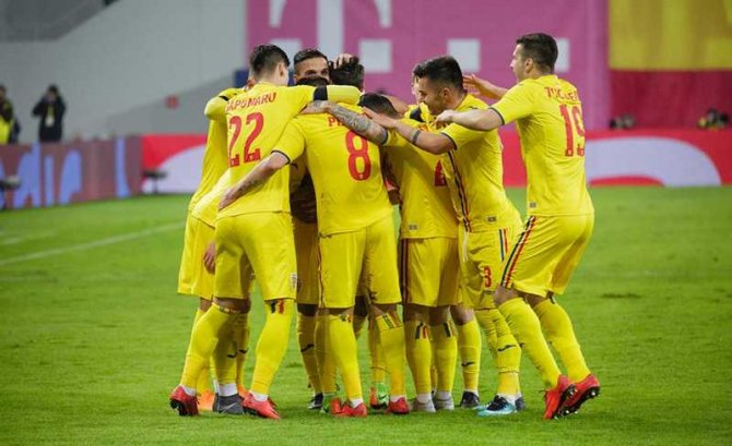Echipa de start a României la meciul cu Cipru. Cu cine va începe partida Mircea Lucescu