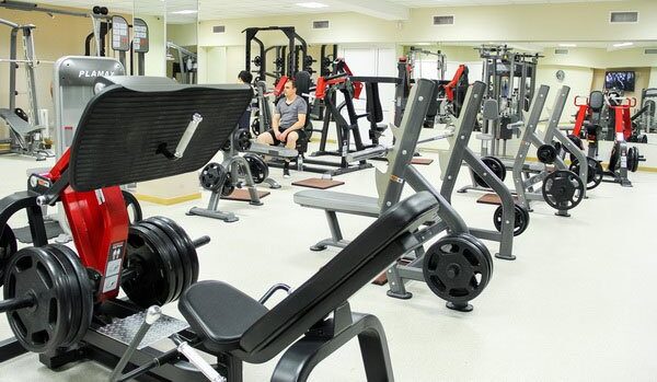 Sălile de fitness de cartier prind viteză la Iași: lanțurile mari vin cu bani, investitori și aparatură de top. Ce jucător vizează extinderea în două comune?