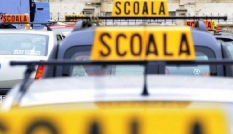 Topul școlilor de șoferi din Iași după procentul de promovabilitate. Chiar și la prima, doar 4 din 10 elevi iau carnet din prima
