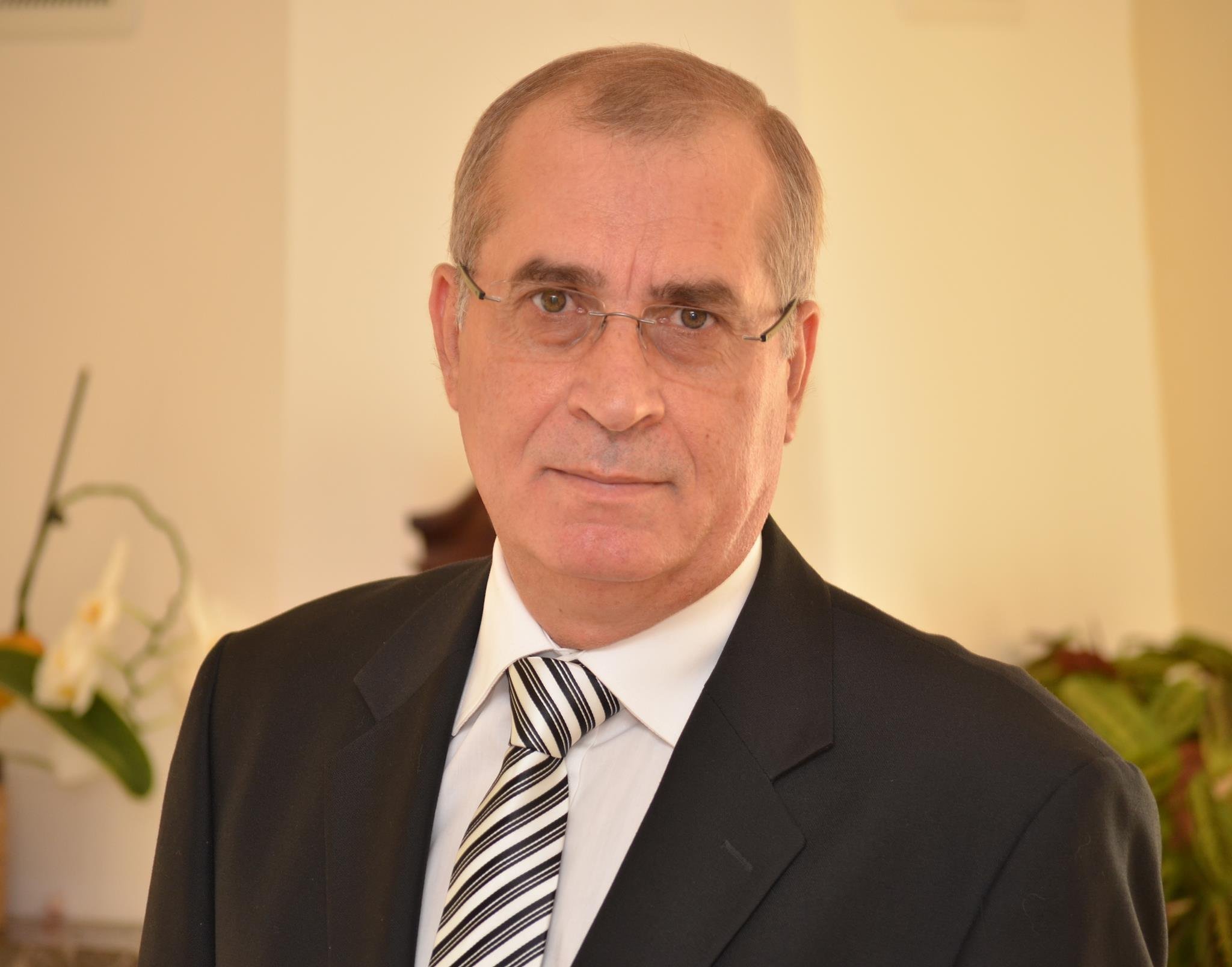  Pedagog ieșean: Comutarea totală a educaţiei în registrul virtual – de neconceput
