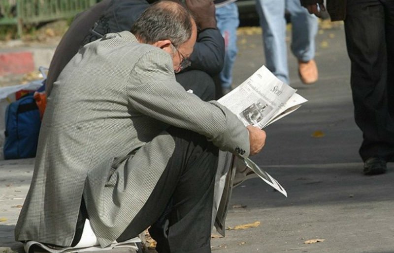 ANALIZĂ: Un roman care termina scoala profesionala este angajat cu 2.340 lei net, iar un absolvent de facultate cu 1.346 lei