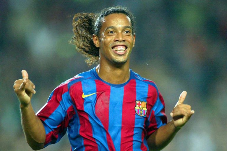 Numeroase semne de întrebare legate de meciul lui Ronaldinho de la Iași. Ce nume mari nu vin în Copou, cine va fi prezent? Alba-neagra cu numărul de bilete vândute