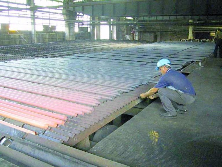 ArcelorMittal opreşte definitiv producţia la fabrica sa din Hunedoara. Sute de angajați vor fi concediați