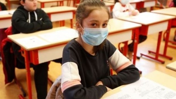 Şcolile cu steag roşu din judeţ. Un scenariu ce s-ar putea generaliza repede peste tot. Suntem pregătiţi?