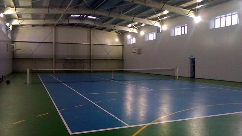  CNI repară drumuri şi construieşte o sală de sport la Deleni