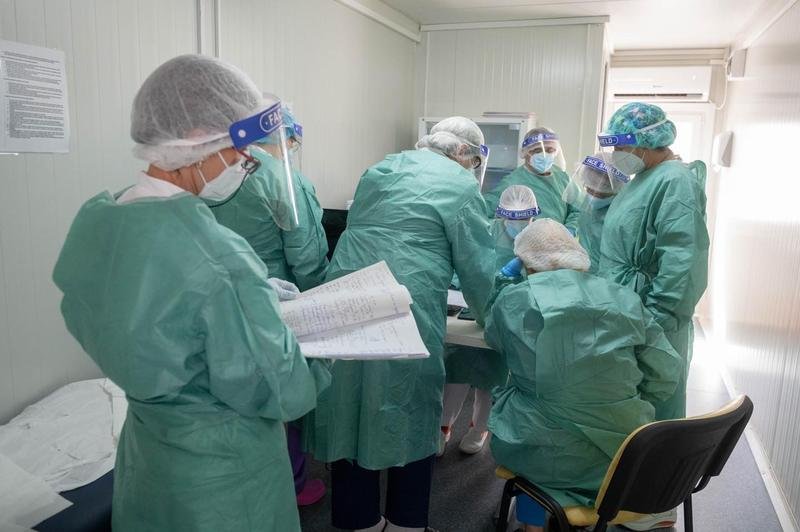  Iaşi, în topul județelor în care s-au înregistrat multe cazuri noi și decese de COVID