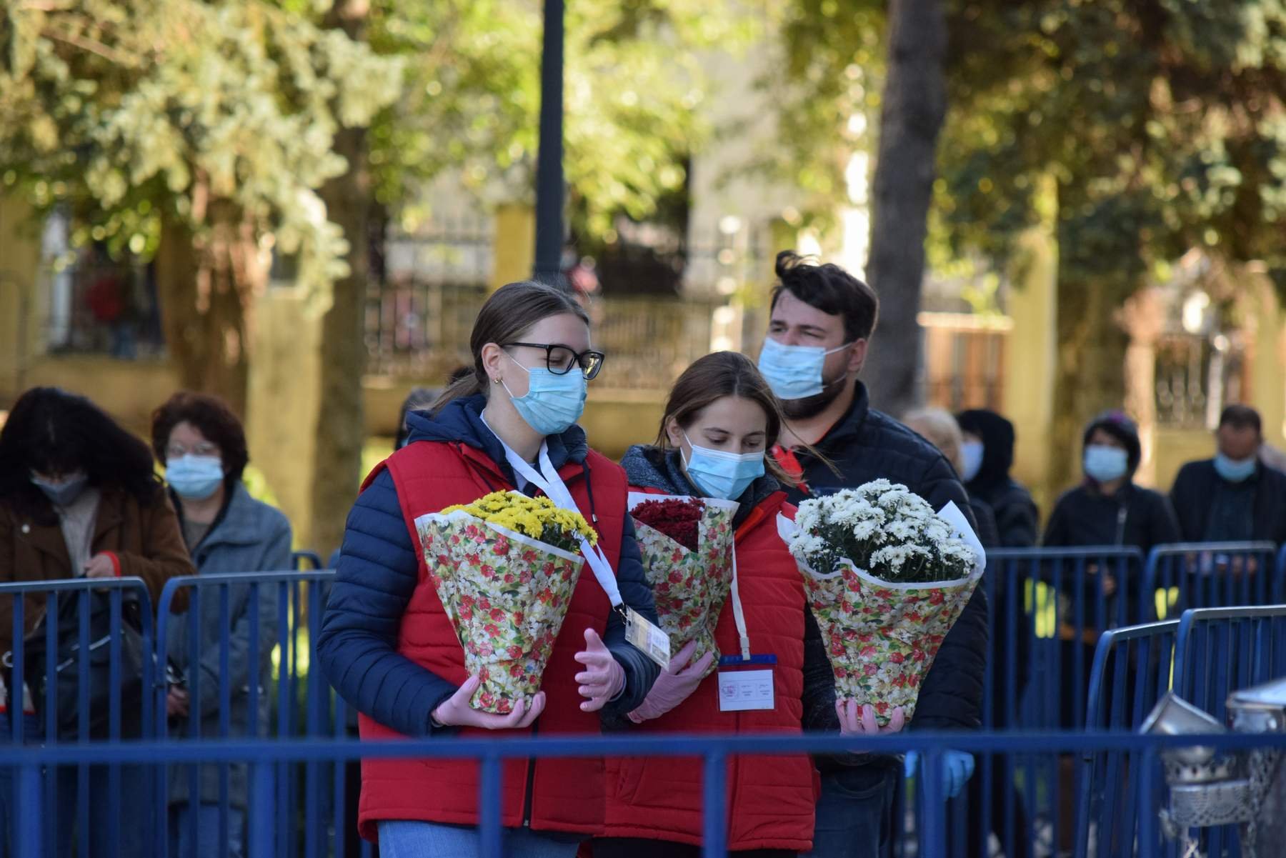  385981_1892_galerie_Chipurile-pelerinilor-veniti-la-Sfanta-4