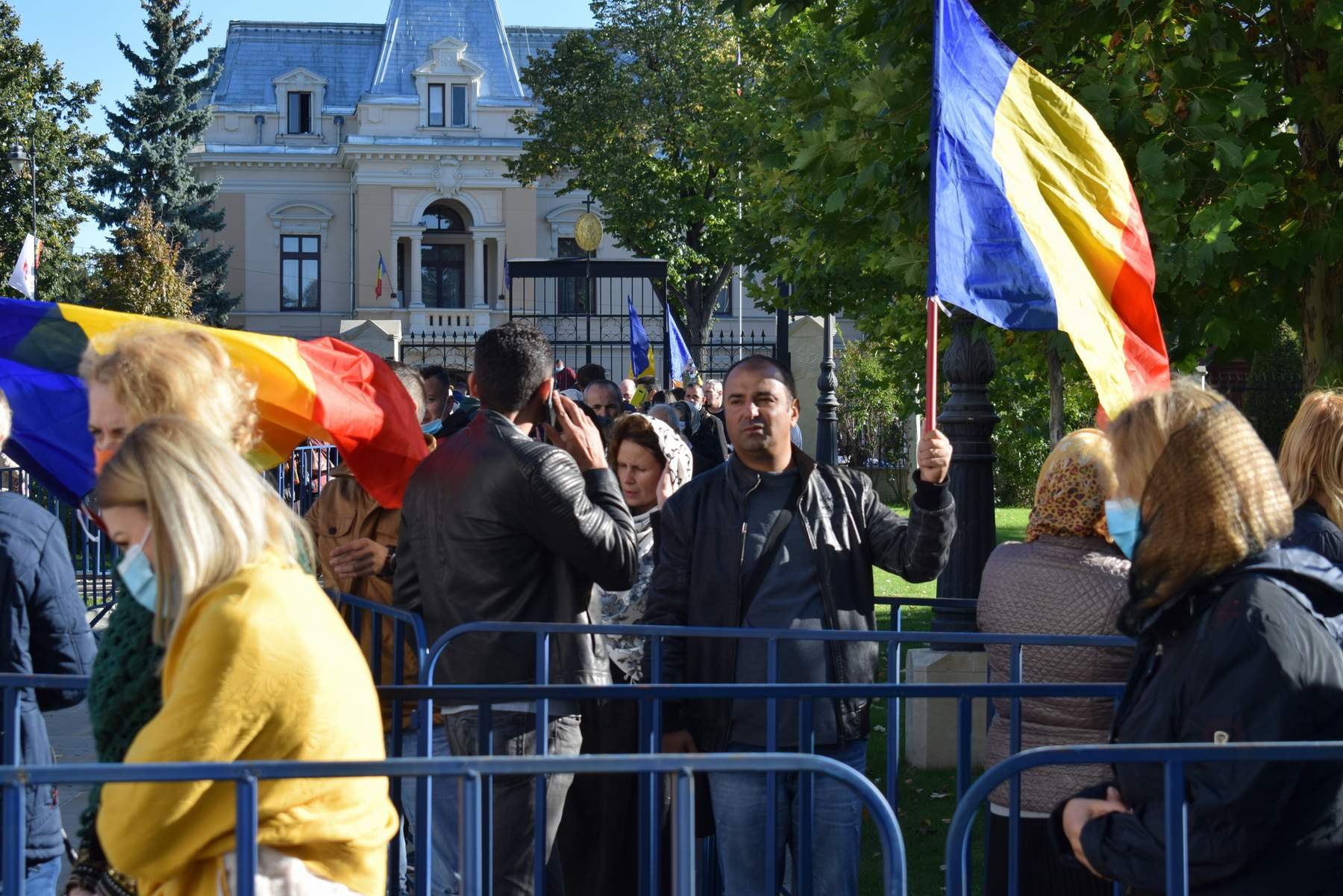  385983_1892_galerie_Chipurile-pelerinilor-veniti-la-Sfanta-6