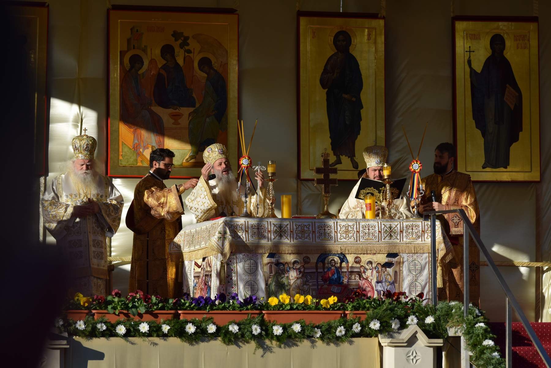  385992_1892_galerie_Chipurile-pelerinilor-veniti-la-Sfanta-15