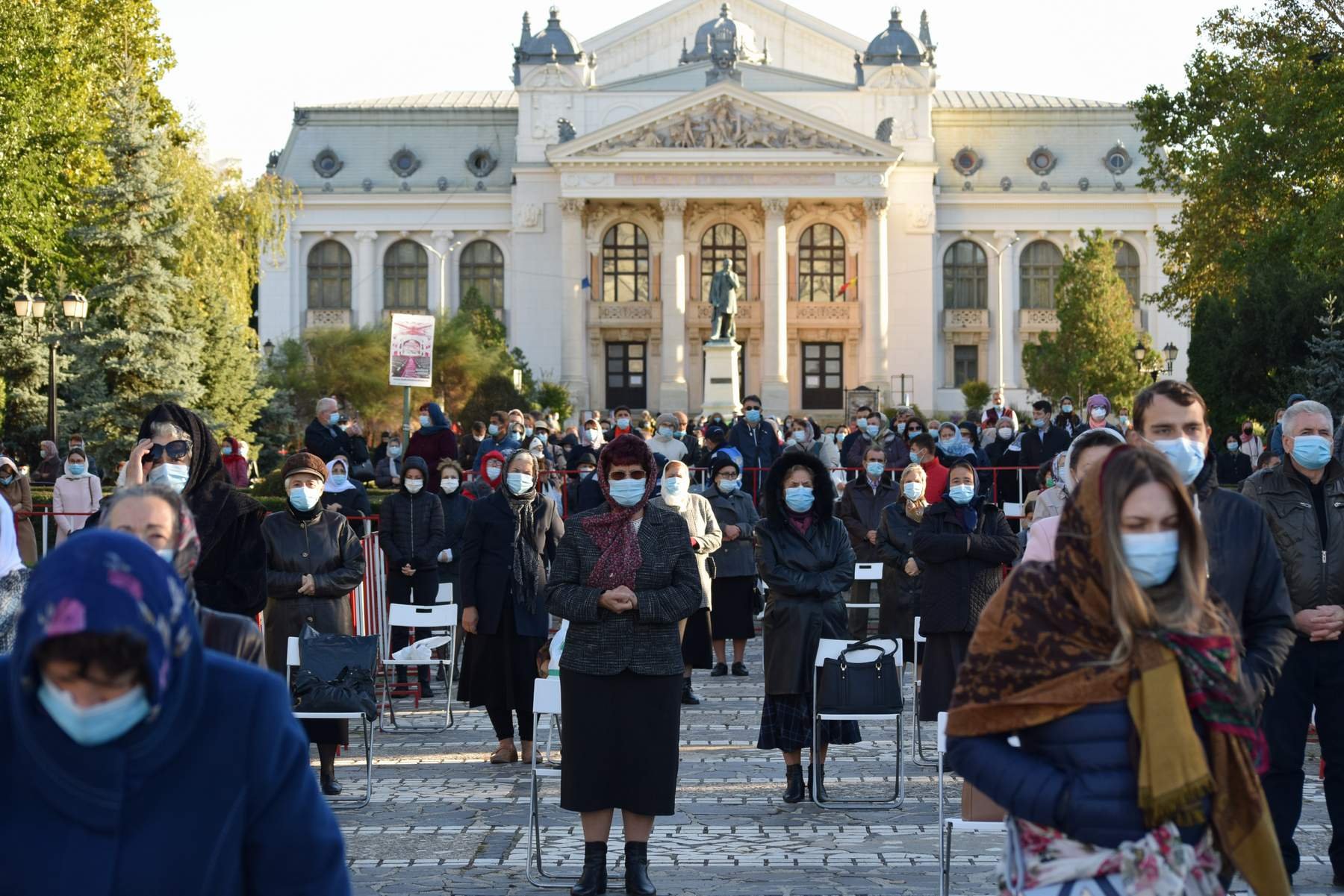  385993_1892_galerie_Chipurile-pelerinilor-veniti-la-Sfanta-16