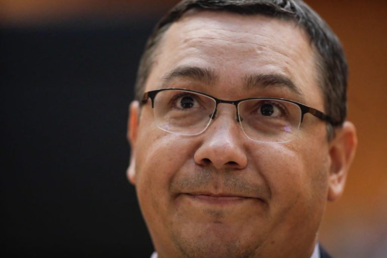 Ponta spune că, între școala de stat și cea privată, alege statul. Dar copiii săi învață la privat