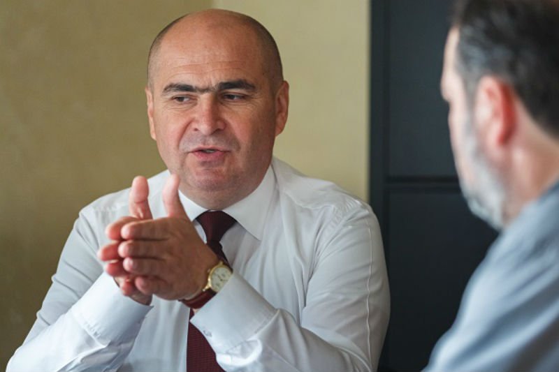  Bolojan de la Oradea (fost primar, actual șef CJ) face curățenie în CJ: dă afară jumătate dintre angajați. Luau bani fără să facă nimic