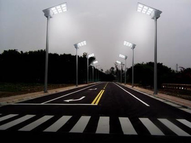  Primăria dă 400.000 lei pentru soluţii de modernizare a iluminatului public