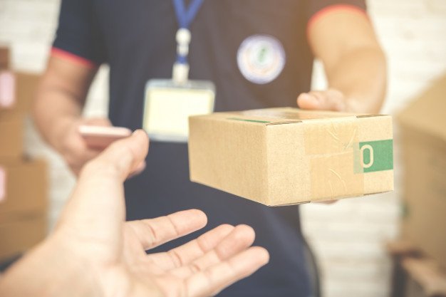 Avertizare a Directoratului de Securitate Cibernetică - Continuă campania de fraudă prin folosirea identităţii unor companii de curierat