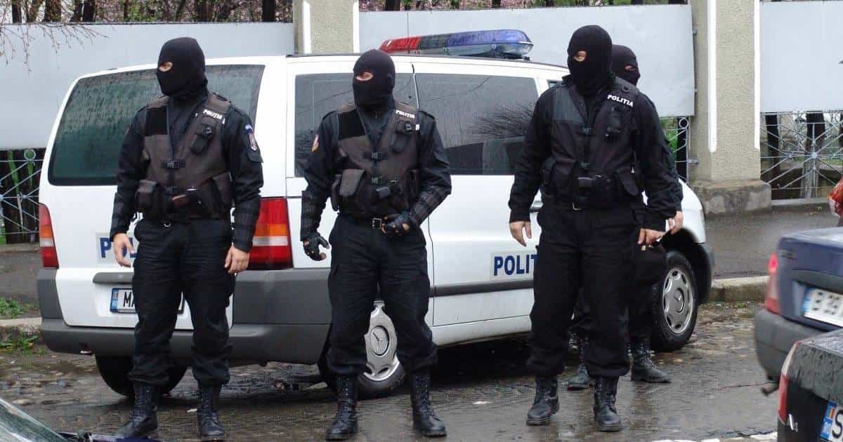  50 de persoane audiate de procurori la Iași. Trafic de țigări de 80 de milioane de euro