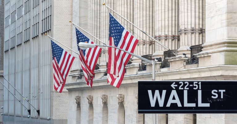 Wall Street s-a prăbuşit la închidere, pentru a doua zi consecutiv