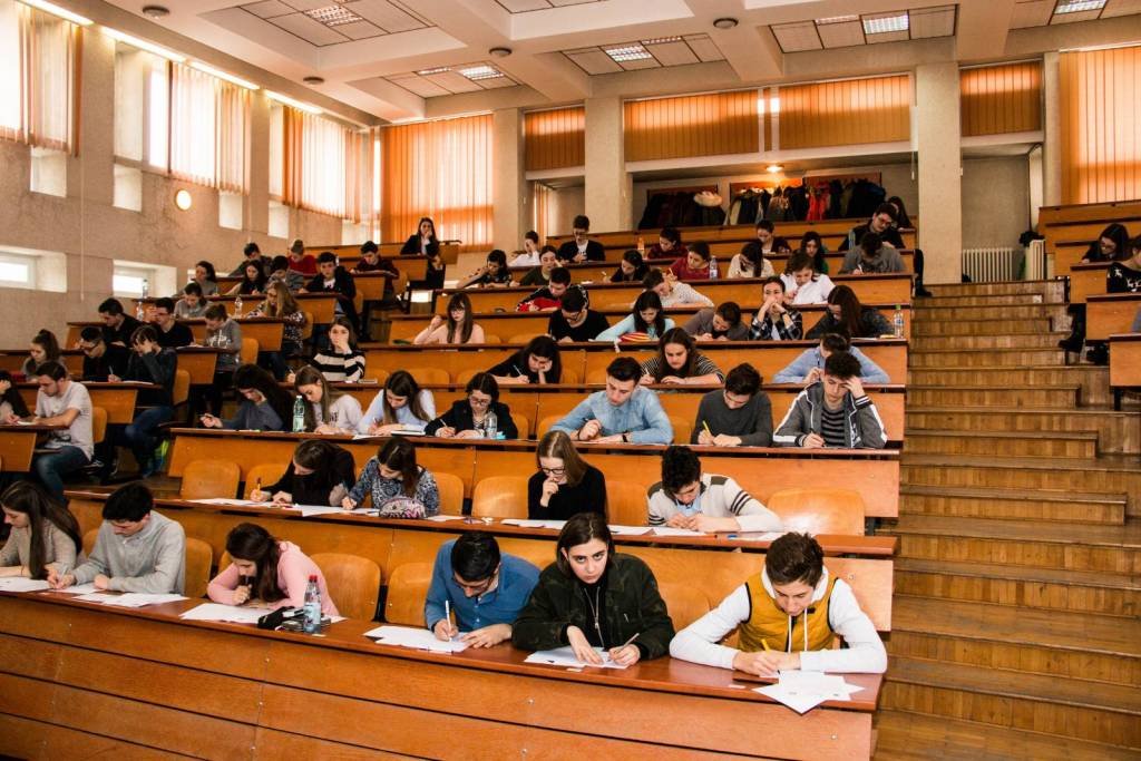  Cursuri hibrid la Politehnica ieşeană şi în semestrul II. În campus vor fi însă cazaţi mai mulţi studenţi