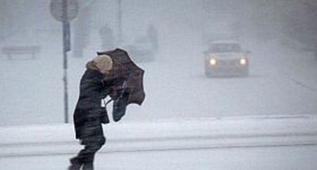 Vânt puternic la Iași în ultima zi a anului. Încălzire anunțată la final de săptămână