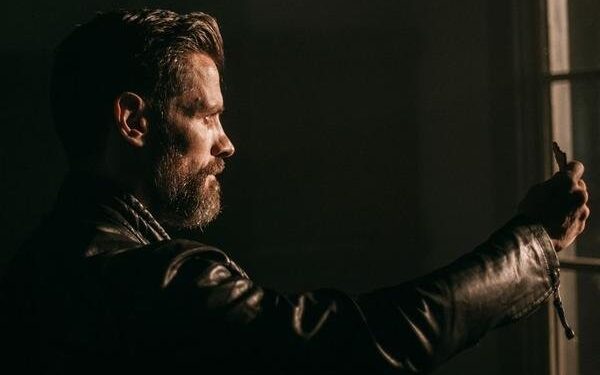Cum a ratat actorul acuzat de viol ieșirea din pușcărie. Ce socoteli mai are deținutul cu victimele pe care le vâna pe străzile pustii din București