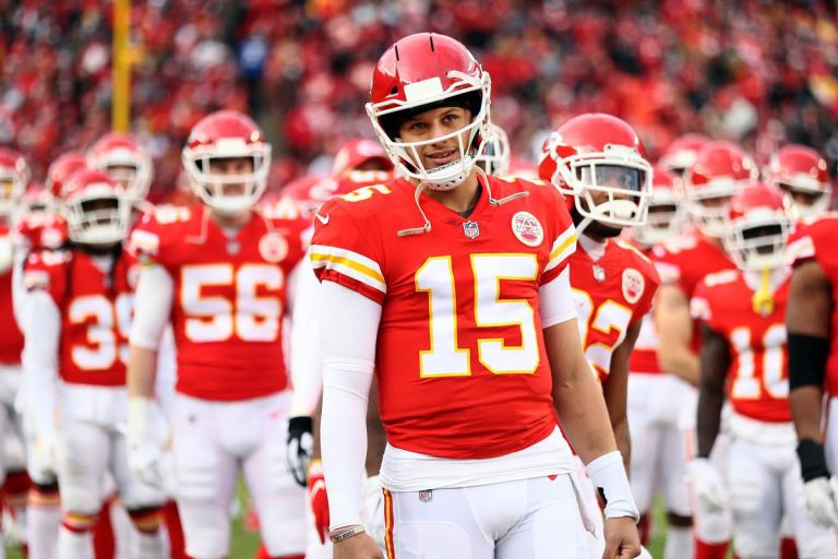 Kansas City Chiefs şi Philadelphia Eagles vor juca finala Super Bowl. Kansas City Chiefs se află în ultimul act pentru al treilea an la rând
