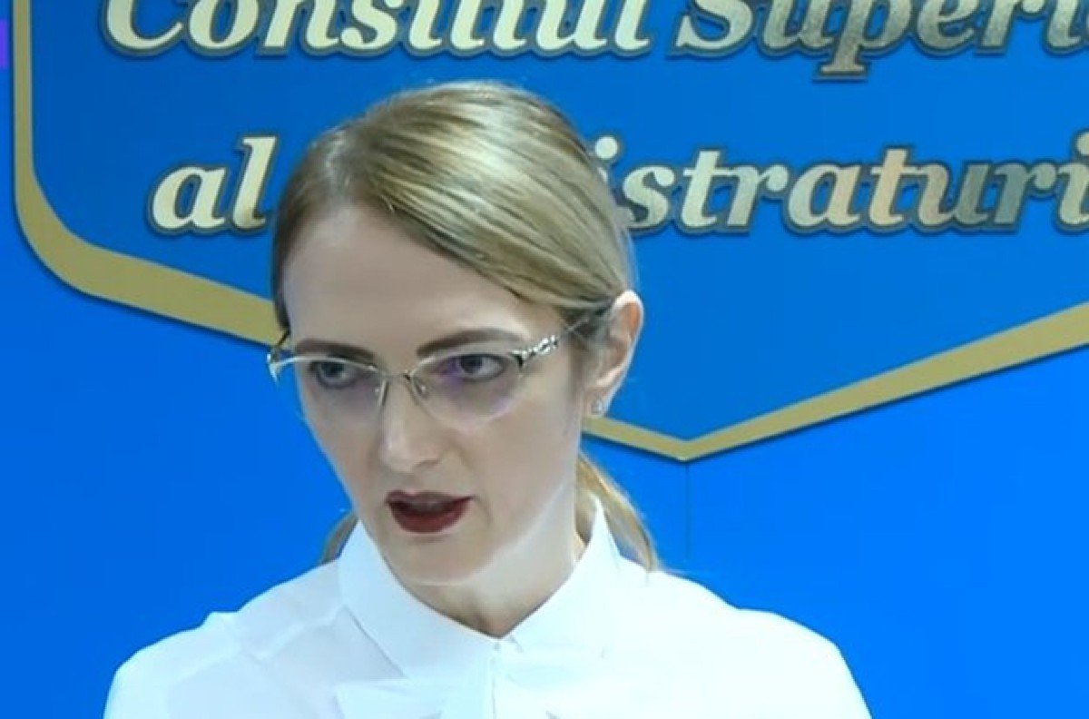 Bolojan, &icirc;ntrebat dacă Savonea trebuie să-și dea demisia: Ca să pot face afirmaţii ferme despre responsabilitatea altor sisteme trebuie să am datele exacte