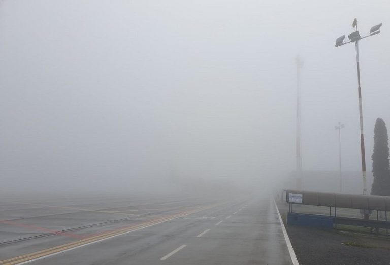 Ceața afectează traficul aerian la Iași, zboruri anulate și redirecționate