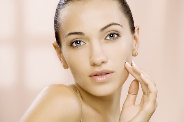 Ți se lasă pielea de pe față? Cinci remedii naturale de ”întinerire”