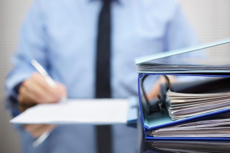 ICCJ: Funcţionarii care au primit în plus 50% pentru orele efectuate în cadrul proiectelor finanţate din fonduri europene nu pot beneficia şi de majorarea de 15% pentru complexitatea muncii