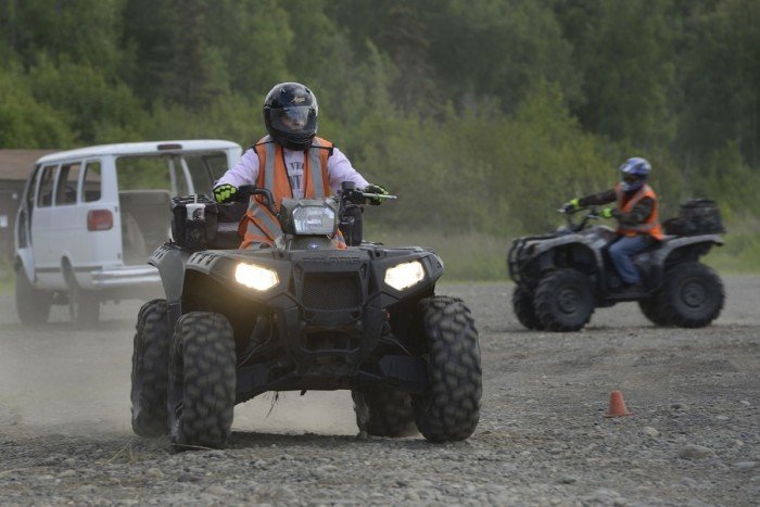  Arad: Bărbat reţinut pentru braconaj, după ce a urmărit şi a lovit cu un ATV un căprior
