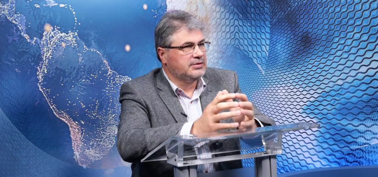 VIDEO: Dorin Dobrincu, în studioul „Ziarului de Iaşi”. Urmăriți dezbaterea despre autostrazi si influenta politica