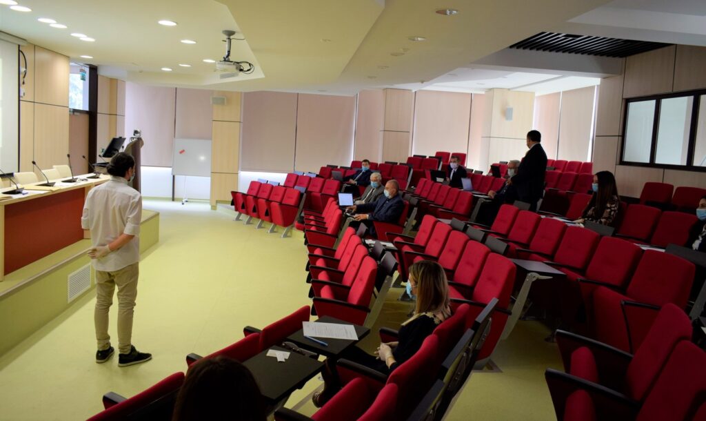 După ce a renunțat la facultate la Iași și s-a transferat, acum cere daune morale de 50.000 lei. Cauza a ajuns la judecată: ce s-a decis?