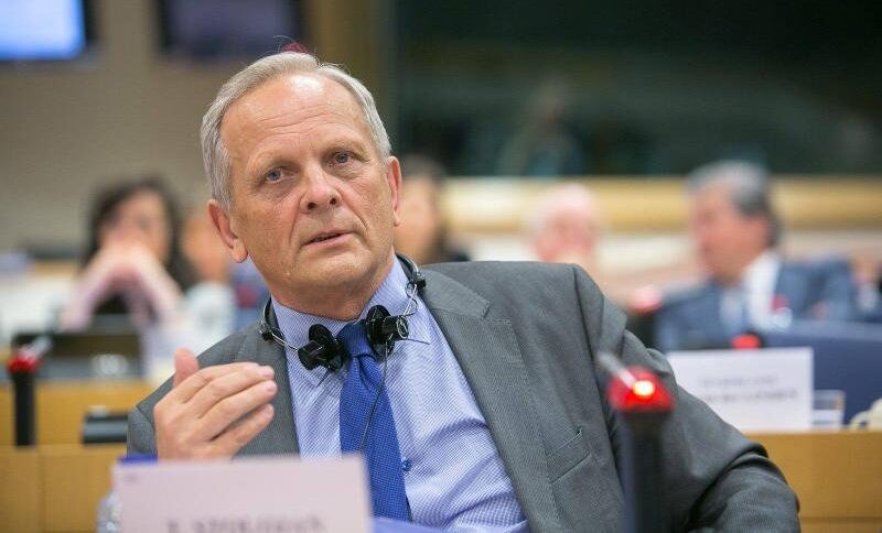 Fostul premier Stolojan apără deciziile economice ale administrației Trump: „Există o logică solidă”