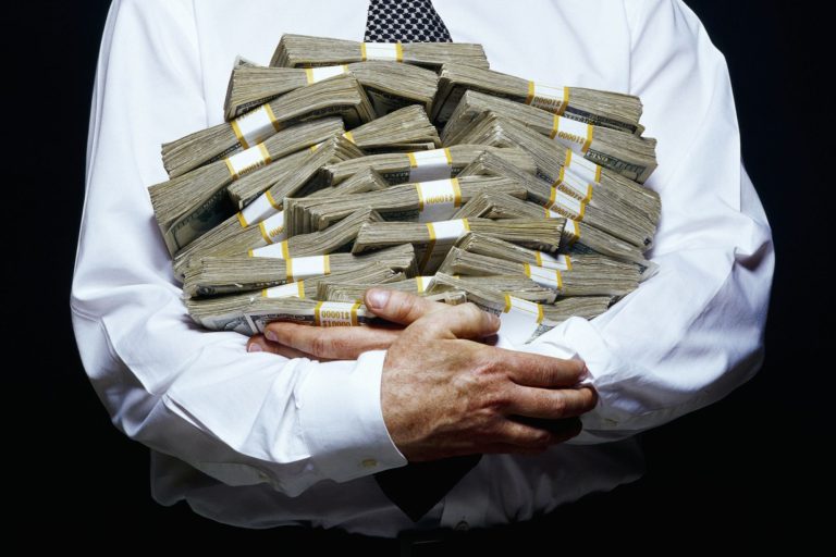 Milionarii lor și milionarii noștri: de ce sunt atât de diferiți? Analiza unui cunoscut intelectual ieșean  