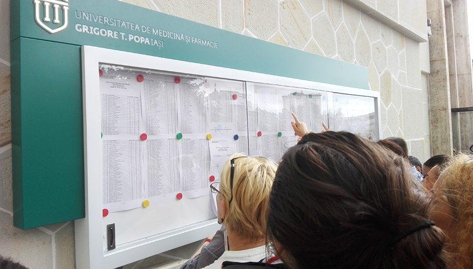  Examen dur de intrare la UMF Iaşi: 8,72 ultima medie bugetată. Un singur 10 la admitere la Medicină, alţi 41 la Bioinginerie