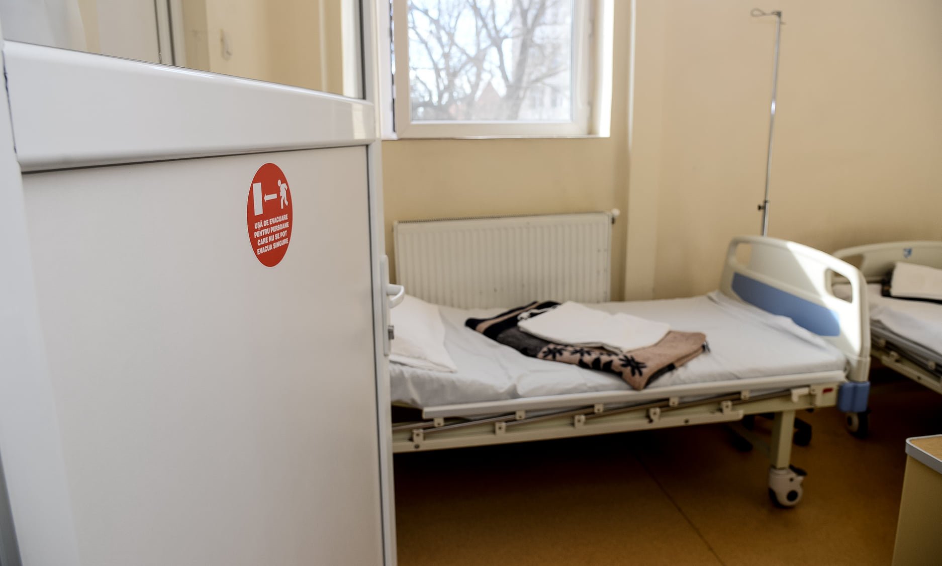 Începe valul 4? S-a aglomerat secţia ATI de la Infecţioase. 80% ocupată cu bolnavi de COVID