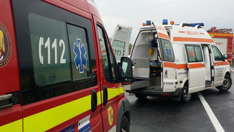 Planul Roşu de Intervenţie, activat în judeţul Suceava după ce un microbuz şi un autoturism s-au ciocnit pe DN 17