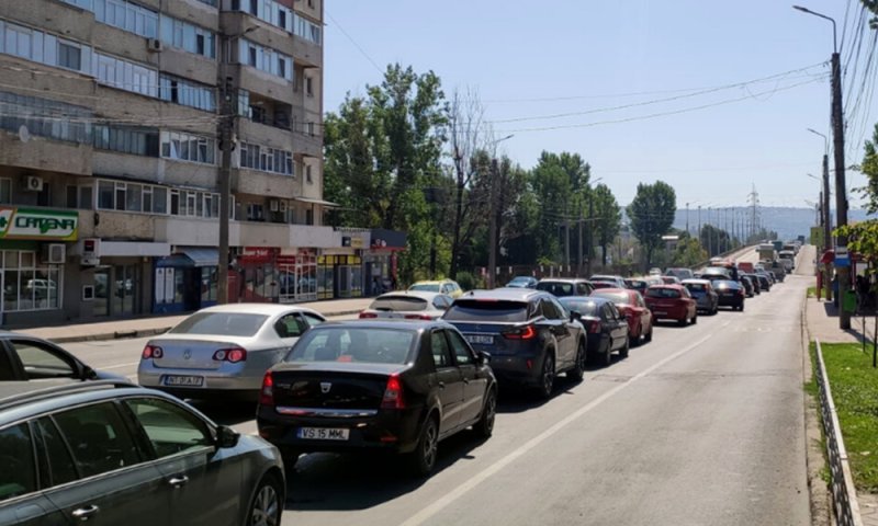  O lună de coşmar pentru locuitorii din Bucium. Ambuteiajele vor fi în orice moment al zilei