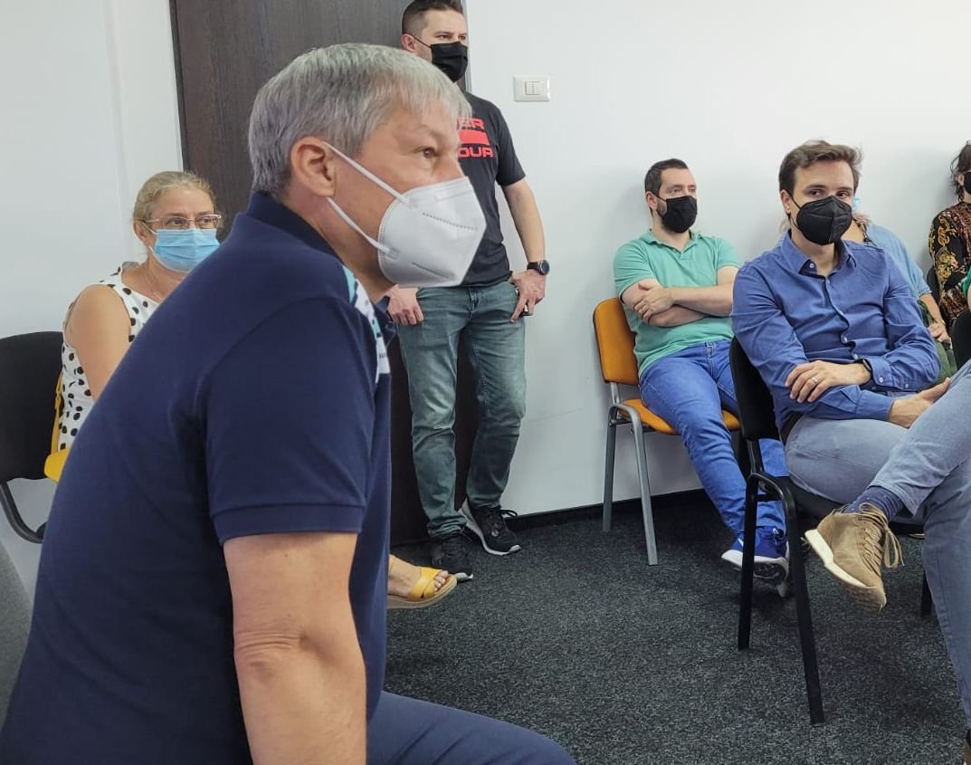  Cioloş, pentru ZDI, despre cazul Cîţu: „E o problemă gravă. Preşedintele Iohannis a ştiut?”