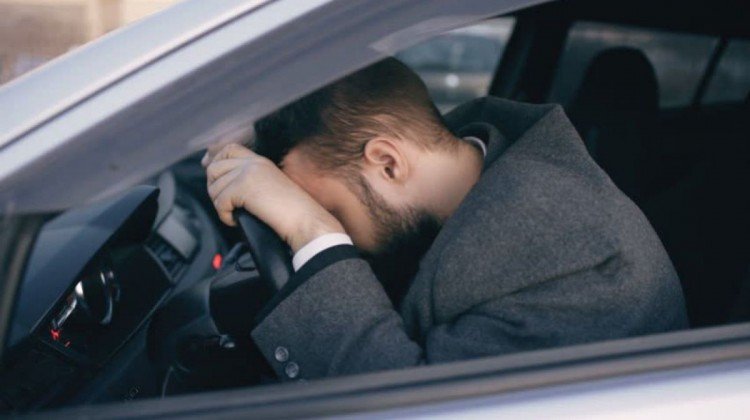  Şofer beat mort şi cu permisul anulat, scos din trafic de un poliţist în timpul liber