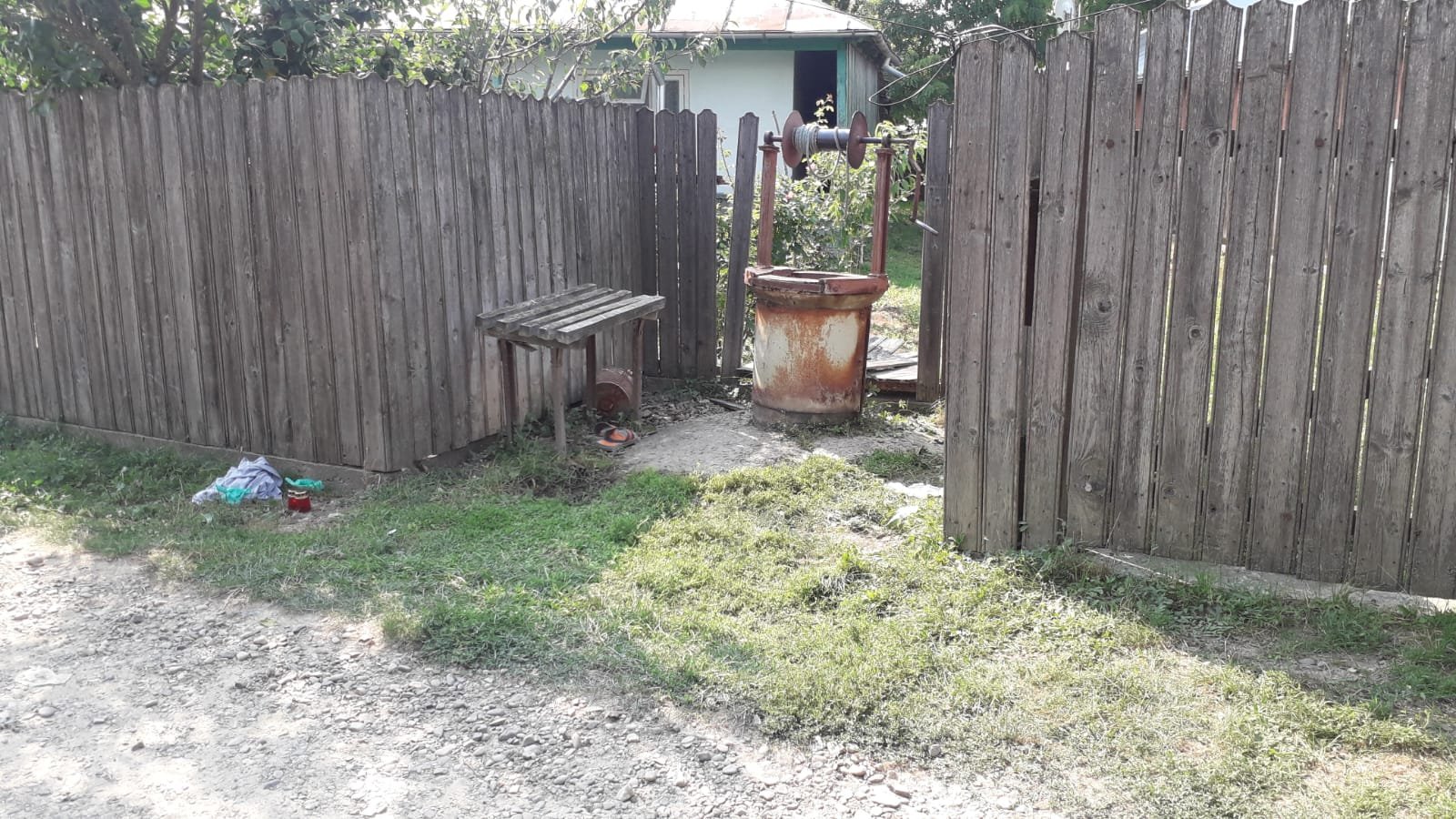 Şoc la Golăieşti: un fost militar stabilit în sat s-a sinucis aruncându-se în fântâna mare din mijlocul localităţii