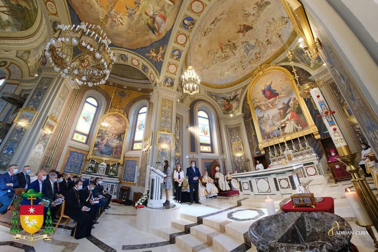 Catedrala catolică veche din Centru, un simbol pentru comunitatea ieşeană