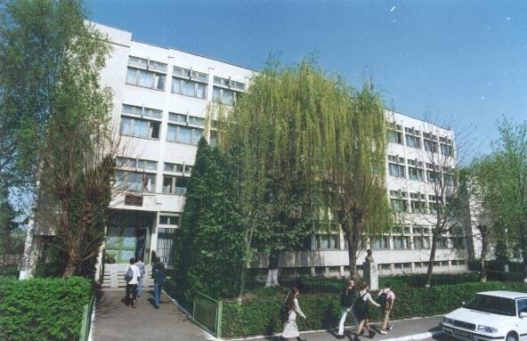  O săptămână de manifestări pe teme de educaţie la Liceul de Informatică