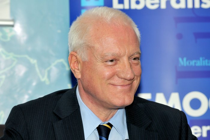 Valeriu Stoica: Opoziţia pe care o are PSD faţă de Bolojan are uneori sprijin şi din PNL, ceea ce nu este în regulă